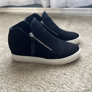 Steve Madden Women's Caliber Sneaker ~Size 8